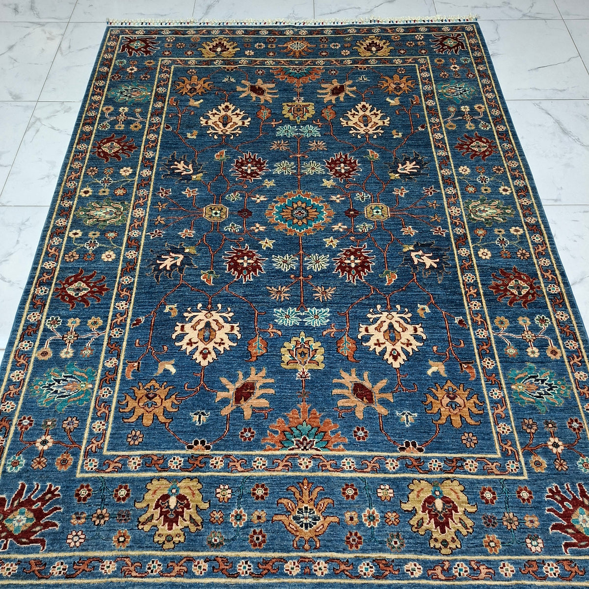 SULTANİ EL DOKUMA HALI | 241x181 CM – 35x40 İLMEK – %100 YÜN – DOĞAL BOYA – MAVİ ZEMİN