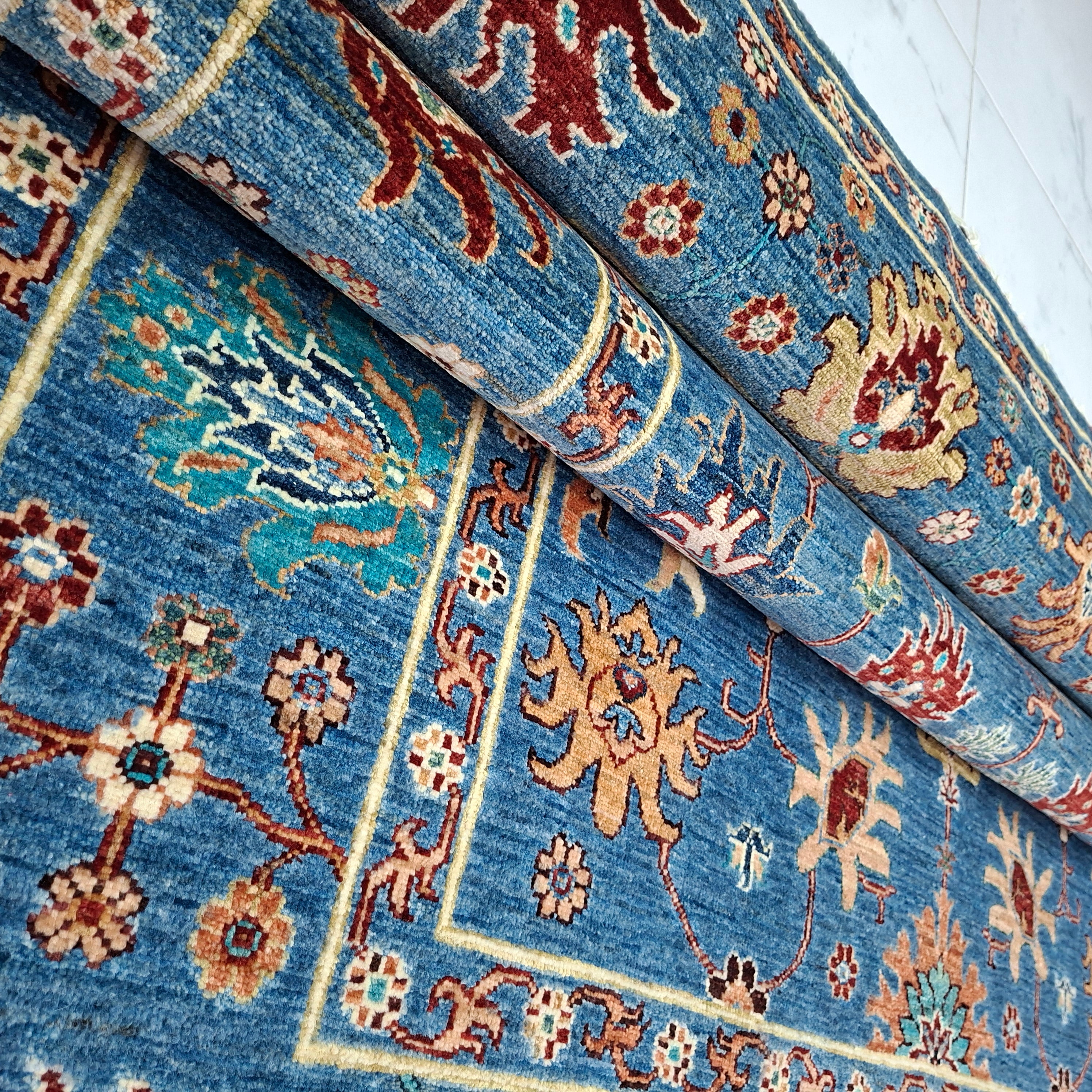 SULTANİ EL DOKUMA HALI | 241x181 CM – 35x40 İLMEK – %100 YÜN – DOĞAL BOYA – MAVİ ZEMİN