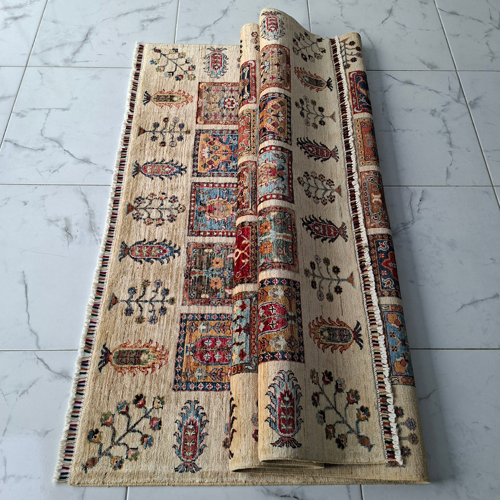 BİNBİR GECE EL DOKUMA HALI | 234x169 CM – 35x40 İLMEK – %100 YÜN – DOĞAL BOYA – PATCHWORK KARE MOTİFLİ