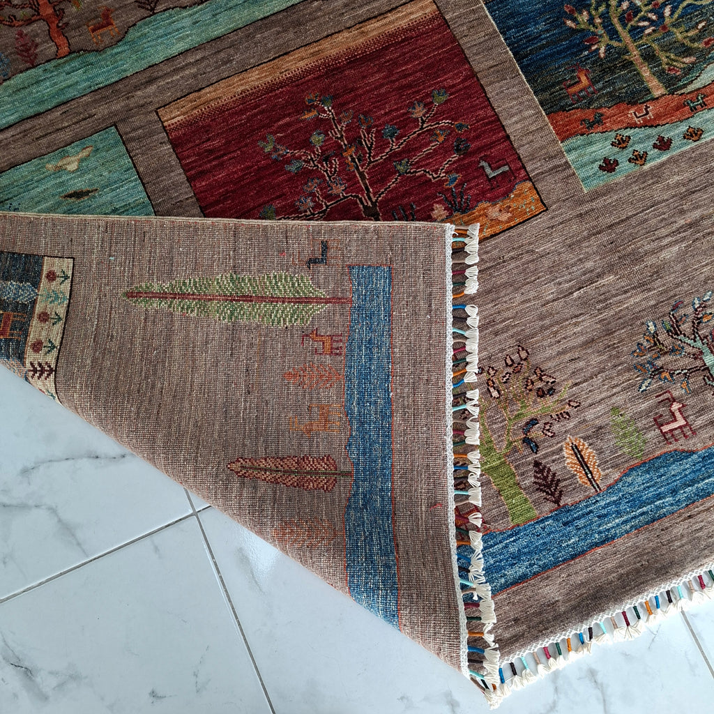 GABBEH EL DOKUMA HALI | 259x179 CM – 35x40 İLMEK – %100 YÜN – DOĞAL BOYA – PANORAMİK DESENLİ