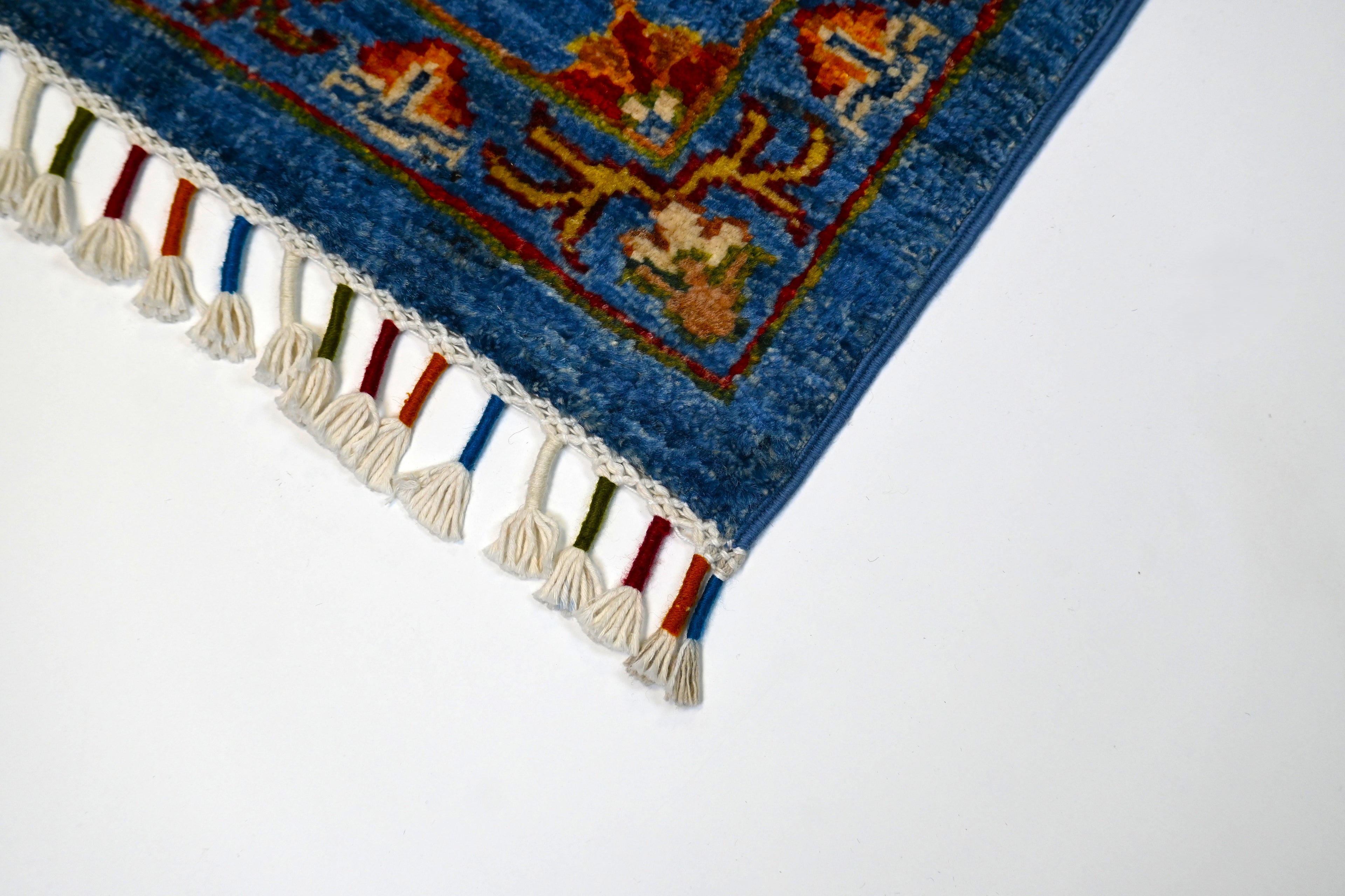 Sultani El Dokuma Halı | 172x128 cm | 35x40 İlmek | %100 Yün – Doğal Boya – Lacivert Zemin | Yeni Dokuma