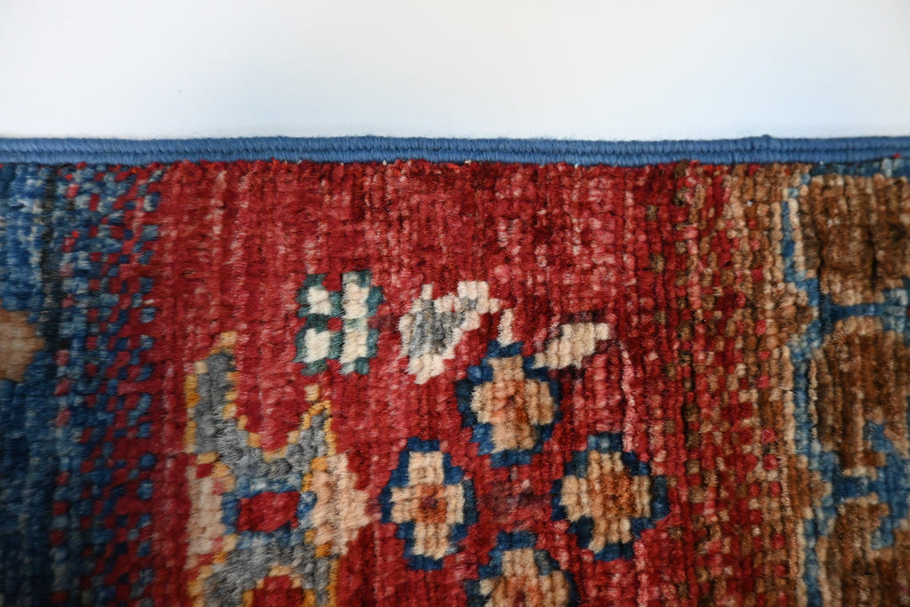 Gabbeh El Dokuma Halı | 188x124 cm | 35x40 İlmek | %100 Yün – Doğal Boya – Lacivert Zemin | Yeni Dokuma