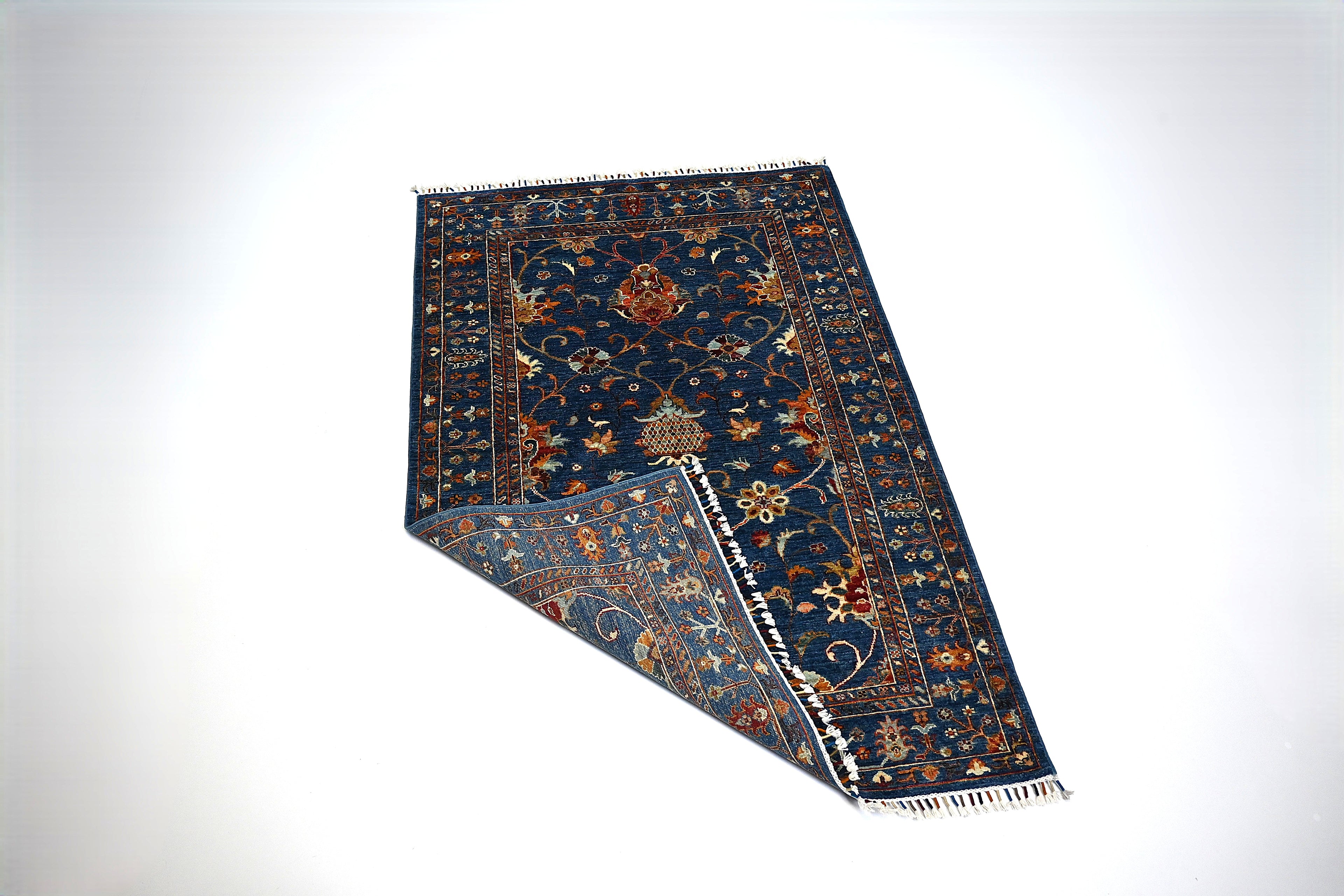 Sultani El Dokuma Halı | 181x122 cm | 35x40 İlmek | %100 Yün – Doğal Boya – Lacivert Zemin | Yeni Dokuma