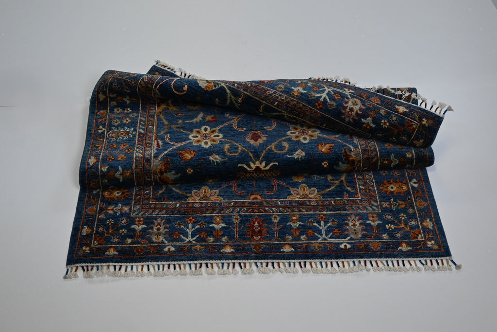 Sultani El Dokuma Halı | 181x122 cm | 35x40 İlmek | %100 Yün – Doğal Boya – Lacivert Zemin | Yeni Dokuma