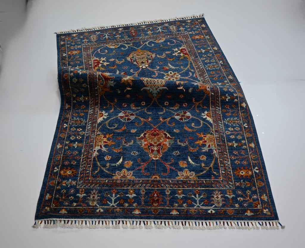 Sultani El Dokuma Halı | 181x122 cm | 35x40 İlmek | %100 Yün – Doğal Boya – Lacivert Zemin | Yeni Dokuma