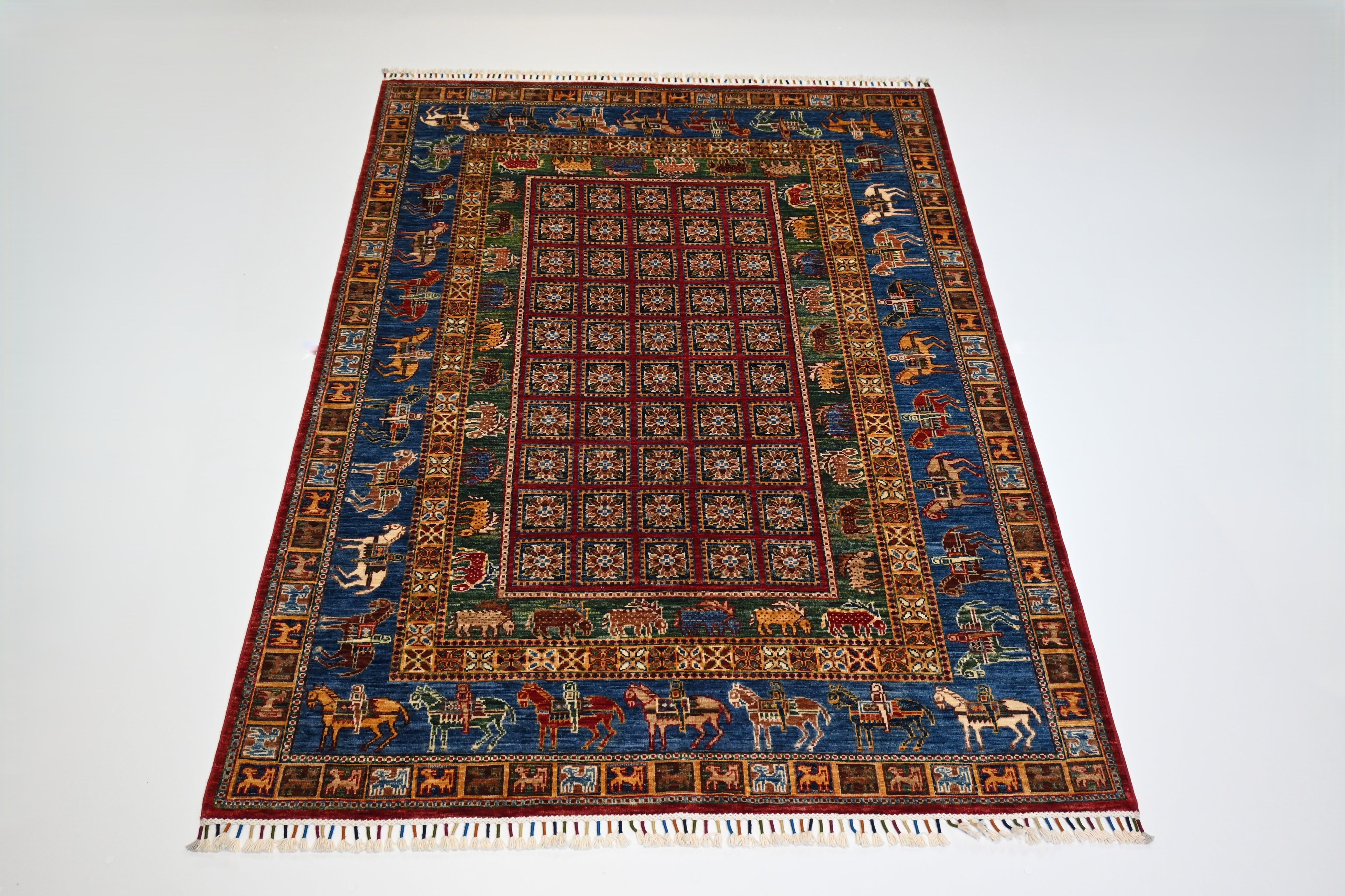 Afgan El Dokuma Halı | 204x152 cm | 35x40 İlmek | %100 Yün – Doğal Kök Boya – Hayvan Motifli | Yeni Dokuma