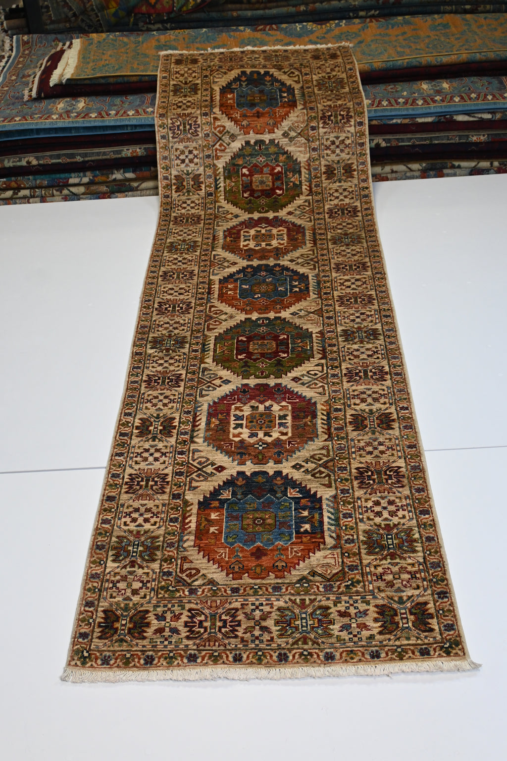 Kazak El Dokuma Yolluk | 298x081 cm – 35x40 İlmek – %100 Yün – Doğal Boya – Otantik Yeni Dokuma