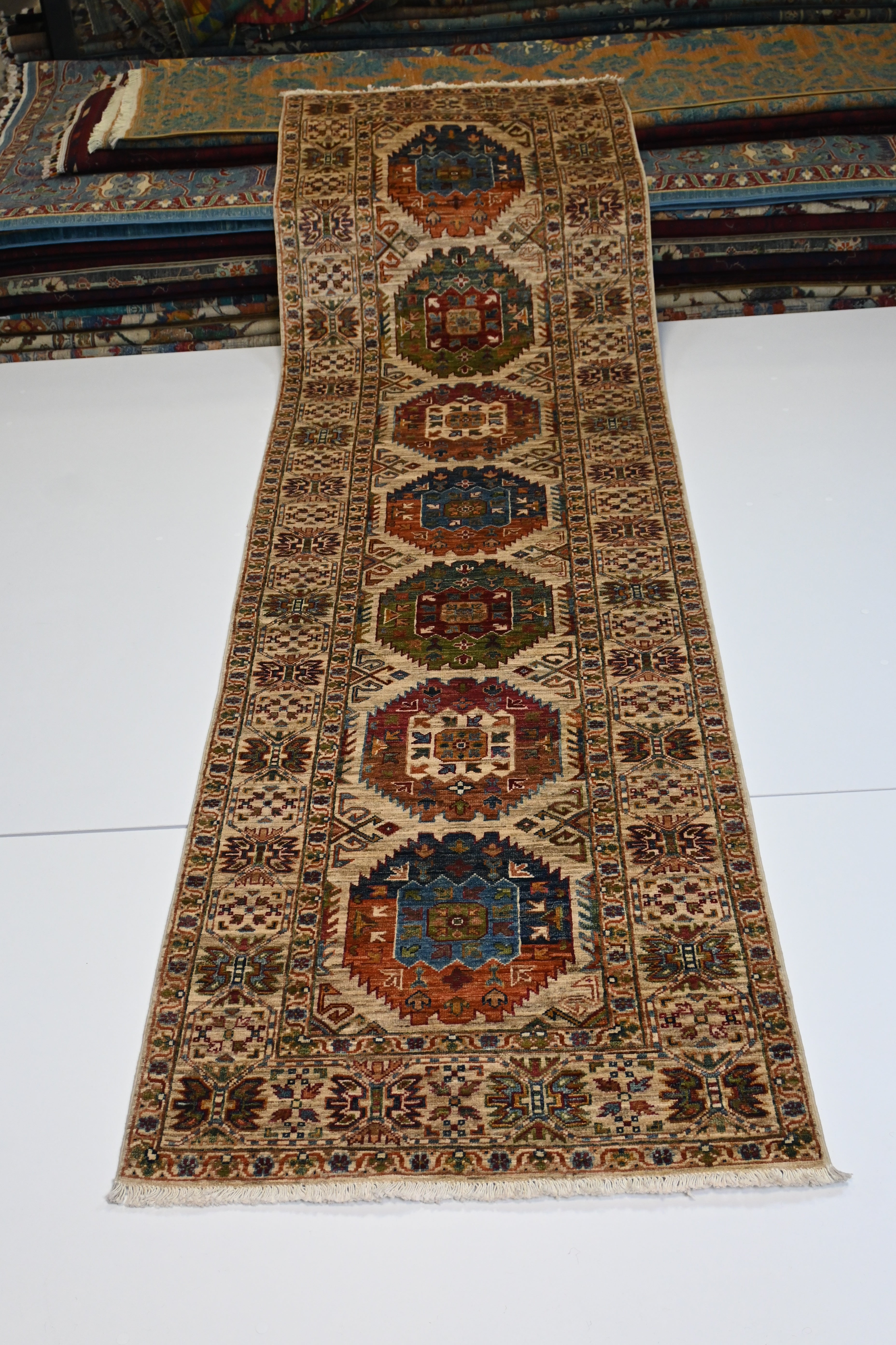 Kazak El Dokuma Yolluk | 298x081 cm – 35x40 İlmek – %100 Yün – Doğal Boya – Otantik Yeni Dokuma