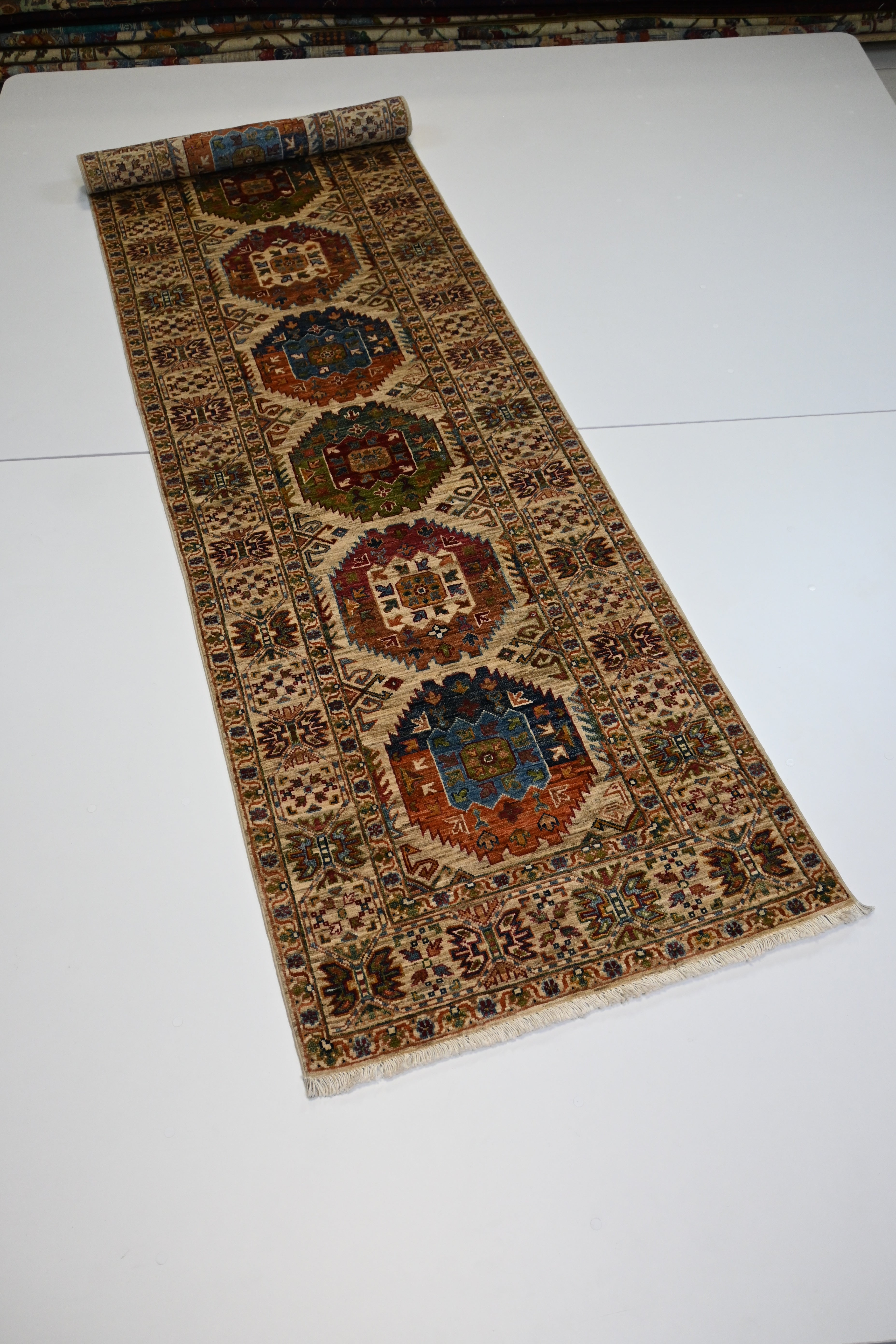 Kazak El Dokuma Yolluk | 298x081 cm – 35x40 İlmek – %100 Yün – Doğal Boya – Otantik Yeni Dokuma