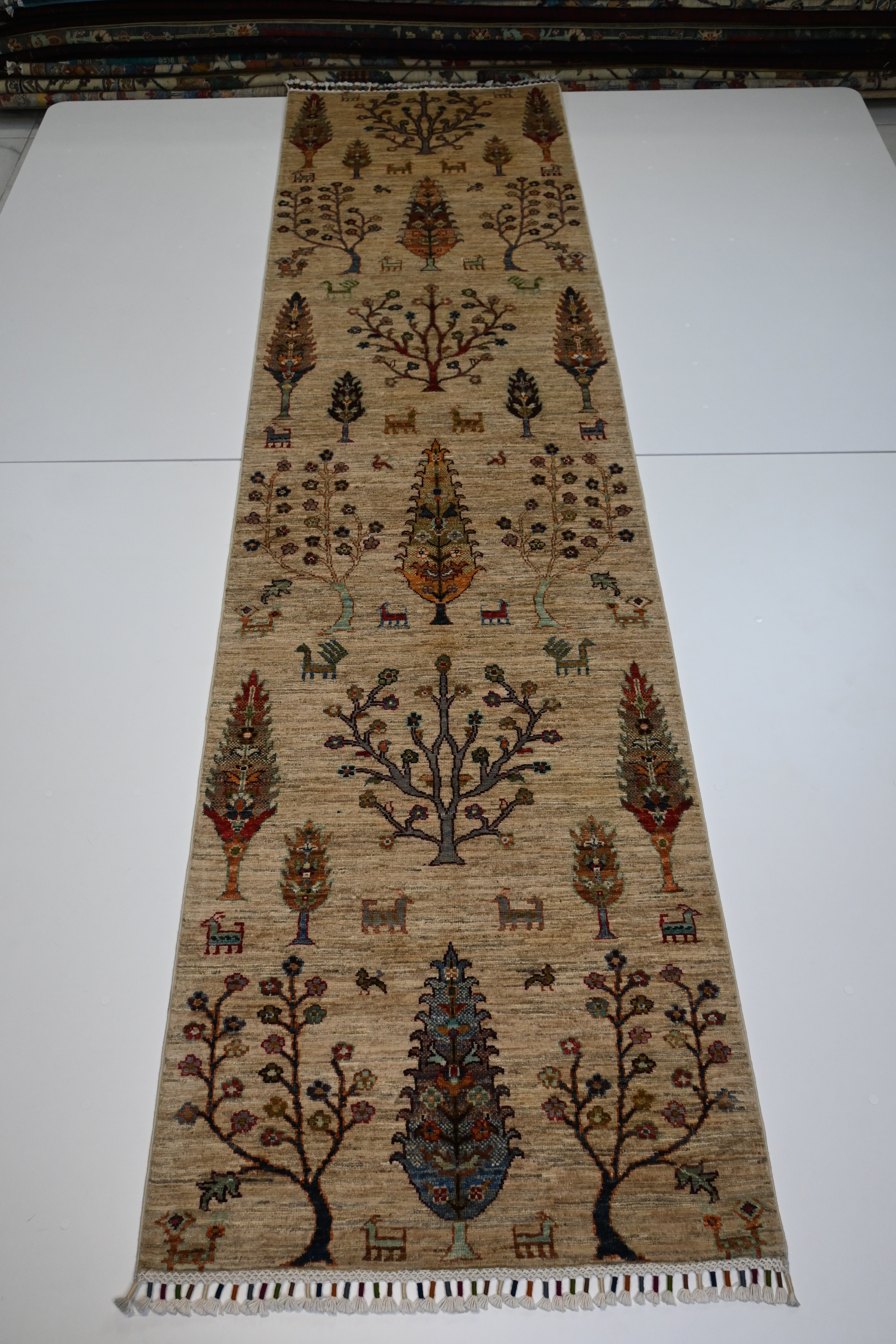 Gabbeh El Dokuma Yolluk | 311x081 cm – 35x40 İlmek – %100 Yün – Doğal Boya – Ağaçlı Motif – Yeni Dokuma