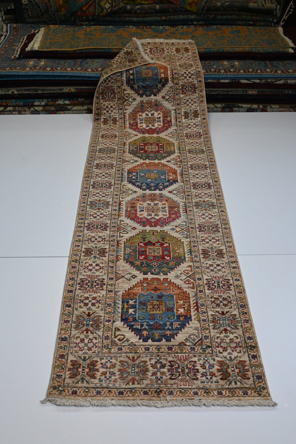 Kazak El Dokuma Yolluk | 297x082 cm – 35x40 İlmek – %100 Yün – Doğal Boya – Otantik Yeni Dokuma