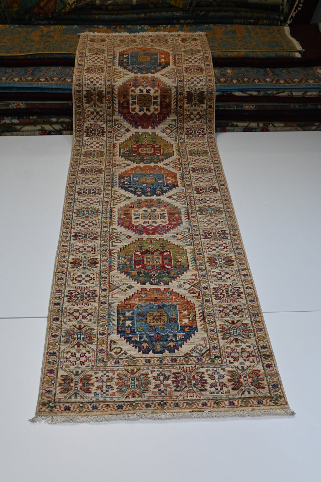 Kazak El Dokuma Yolluk | 297x082 cm – 35x40 İlmek – %100 Yün – Doğal Boya – Otantik Yeni Dokuma
