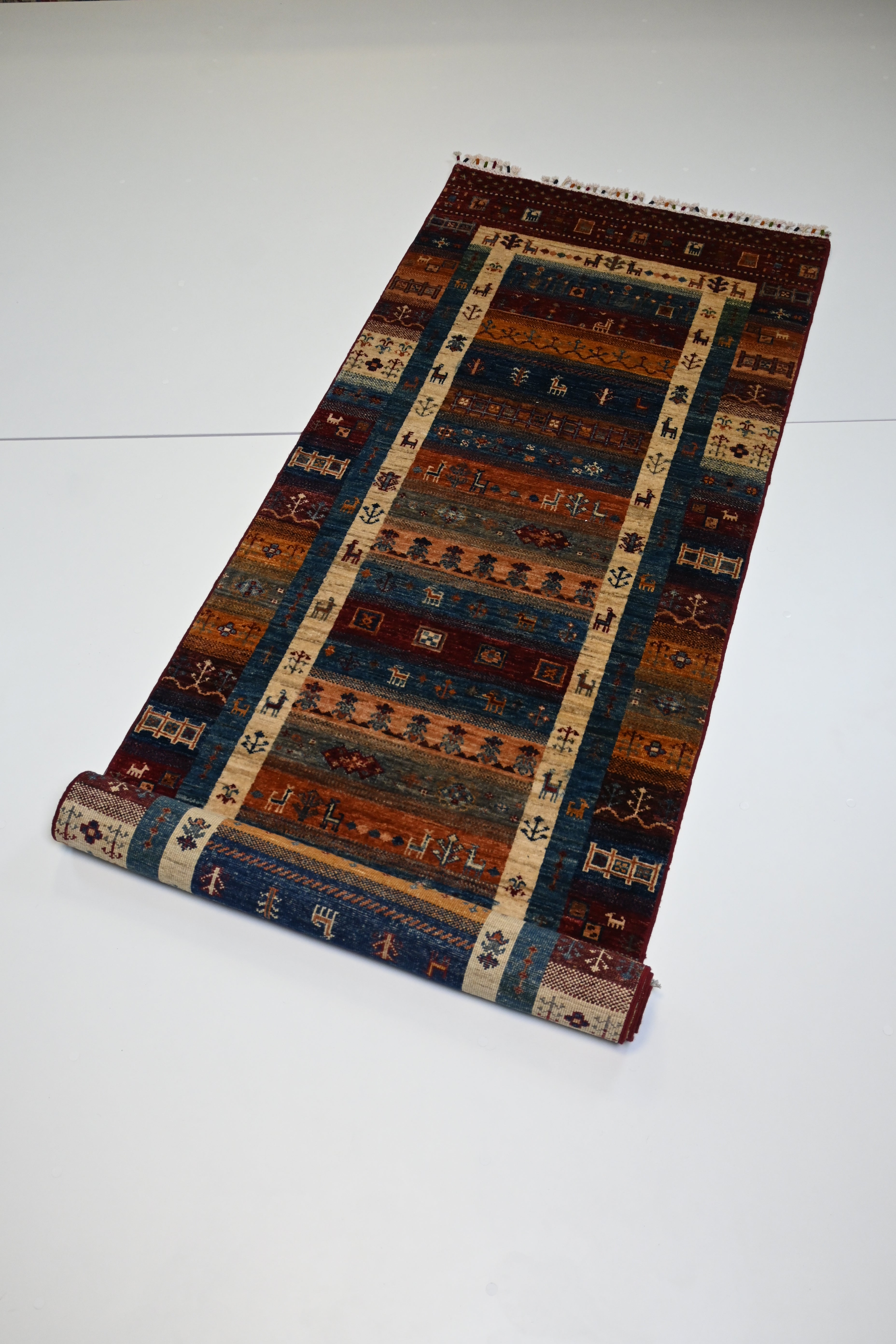 Gabbeh El Dokuma Yolluk | 250x083 cm – 35x40 İlmek – %100 Yün – Doğal Boya – Şeritli Motif – Yeni Dokuma