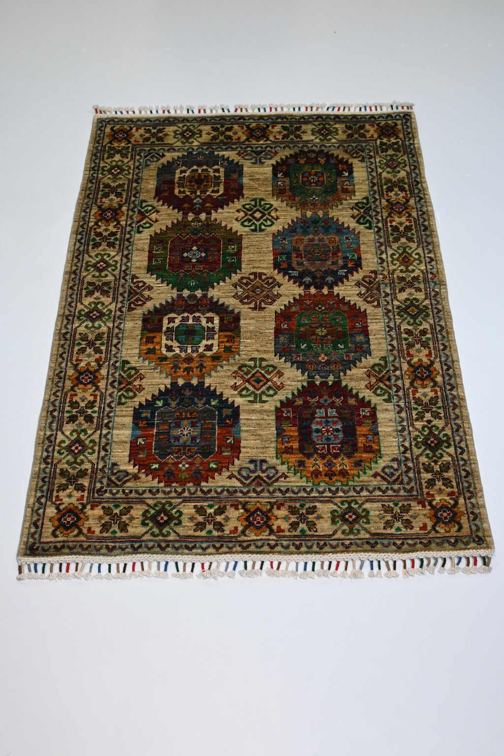 Kazak El Dokuma Halı | 149x102 cm – 35x40 İlmek – %100 Yün – Doğal Boya – Yeni Dokuma