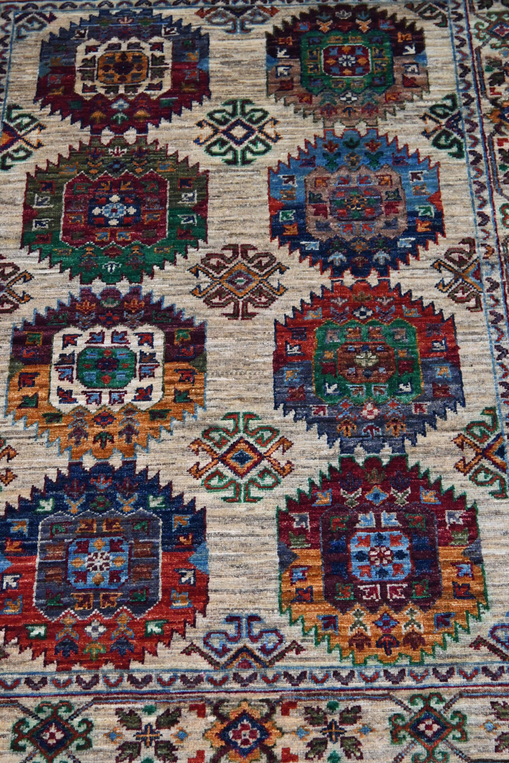 Kazak El Dokuma Halı | 149x102 cm – 35x40 İlmek – %100 Yün – Doğal Boya – Yeni Dokuma