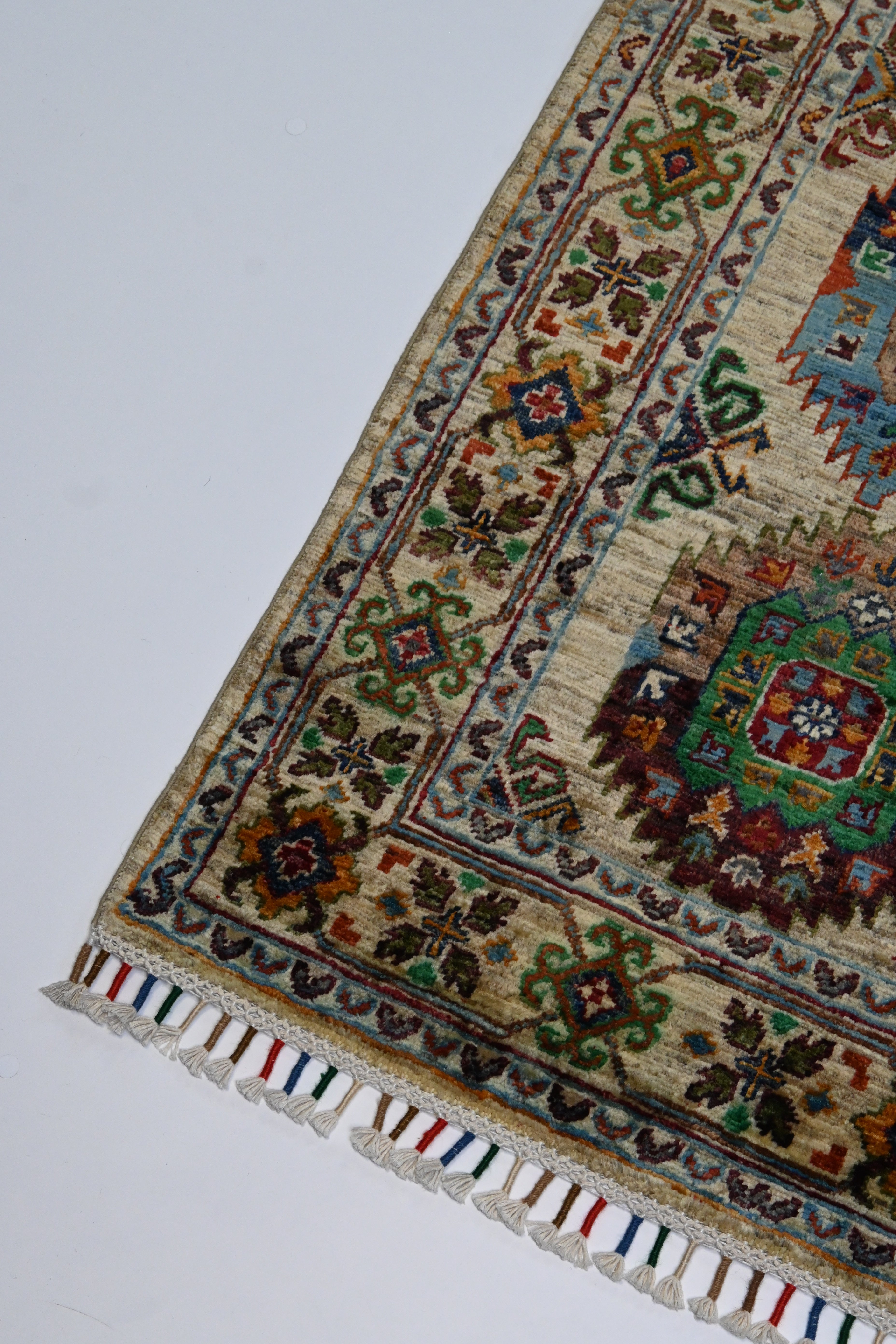 Kazak El Dokuma Halı | 149x102 cm – 35x40 İlmek – %100 Yün – Doğal Boya – Yeni Dokuma